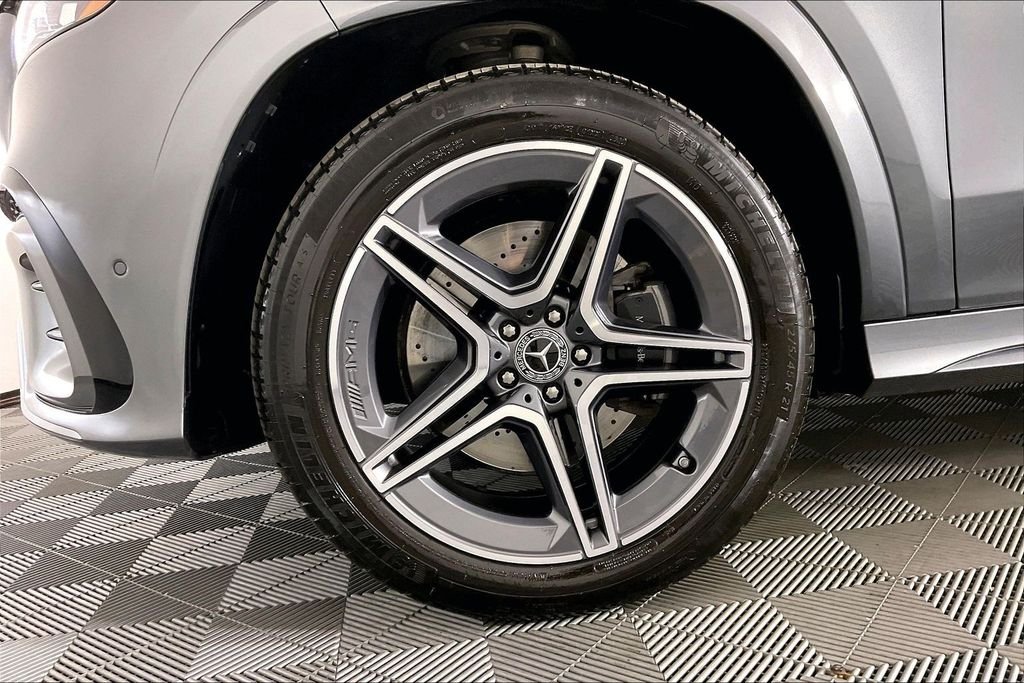 Used 2026 Black Mercedes-Benz GLS 450 image 8