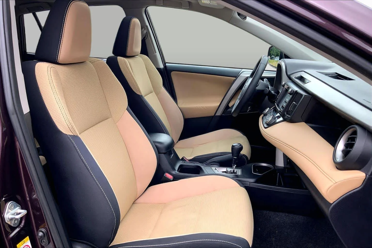 Used 2017 Black Currant Metallic Toyota XLE image 8