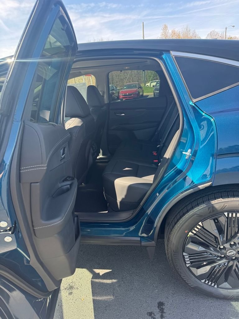 New 2026 Aurora Blue Pearl Metallic / Super Black Two-tone Nissan Platinum image 15