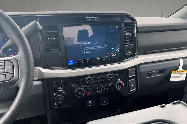New 2026 Oxford White Ford XLT image 7
