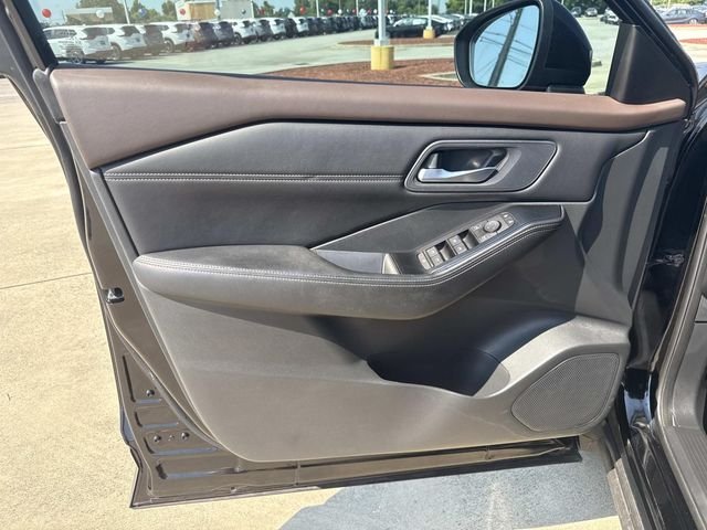 Used 2023 Black Nissan SV image 15