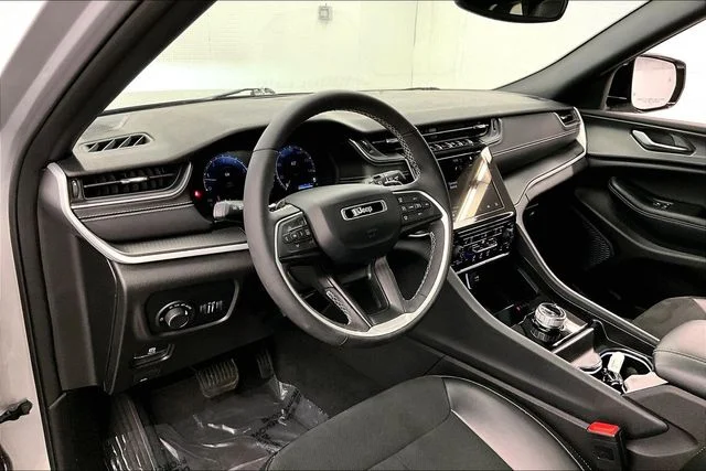 2024 Jeep Grand Cherokee Altitude - Photo 16