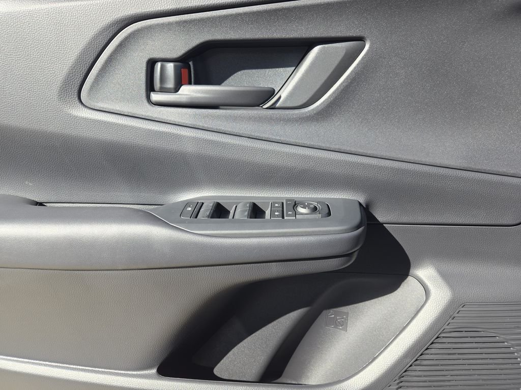 2026 Toyota Prius Plug-in Hybrid SE - Photo 18