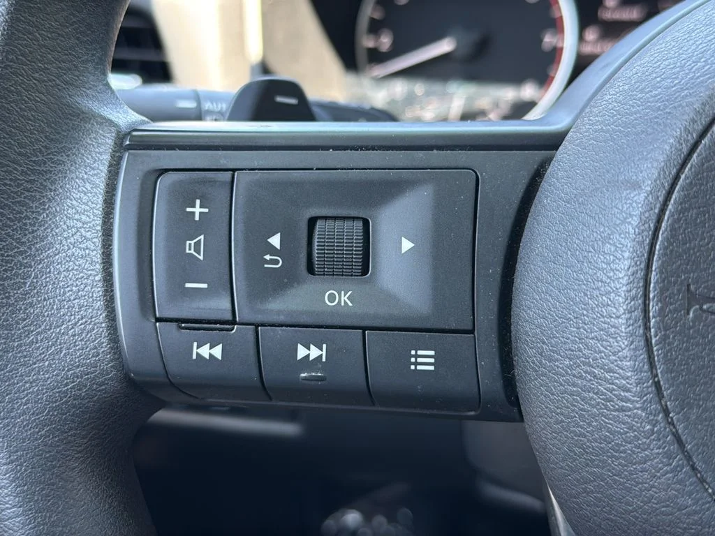 Used 2024 Gray Nissan SV image 9