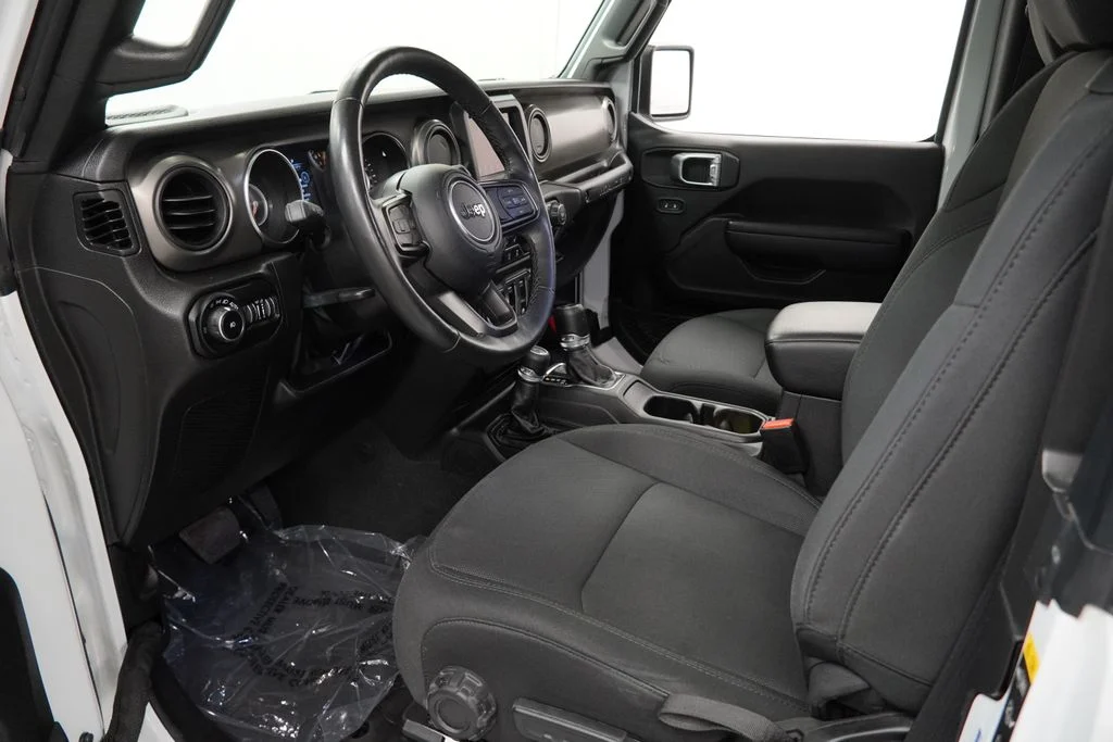 Used 2022 White Jeep Willys image 17