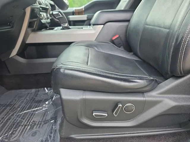 Used 2016 White Ford Lariat image 29