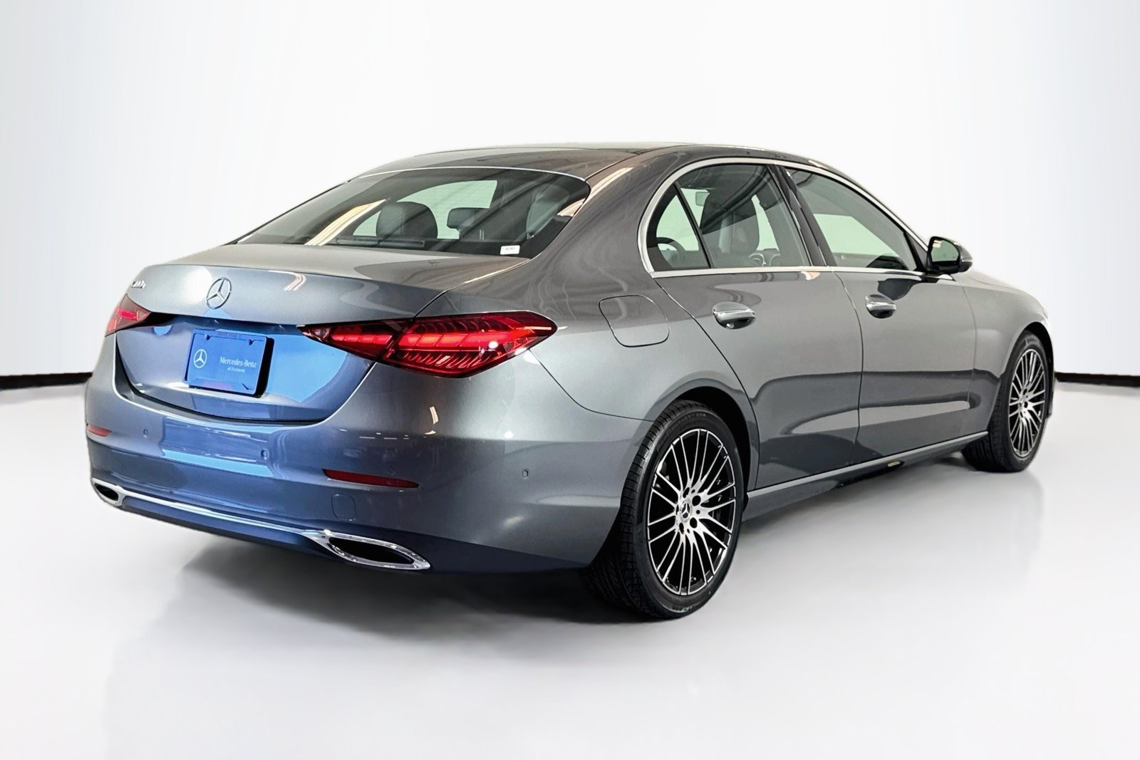 New 2026 Selenite Grey Metallic Mercedes-Benz C 300 image 5
