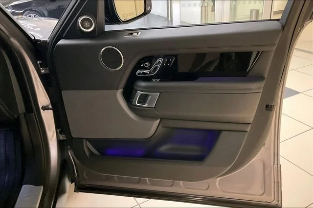 Used 2022 Gray Land Rover Westminster image 30