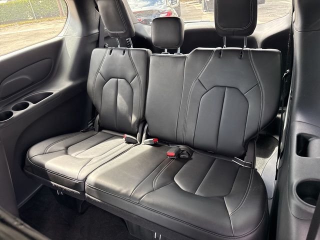 2026 Chrysler Pacifica Select - Photo 16