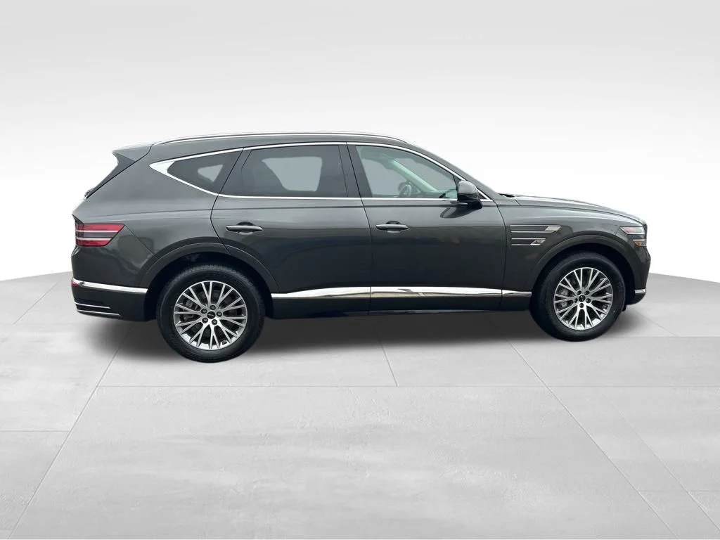 Used 2025 Gray Genesis 2.5T image 7