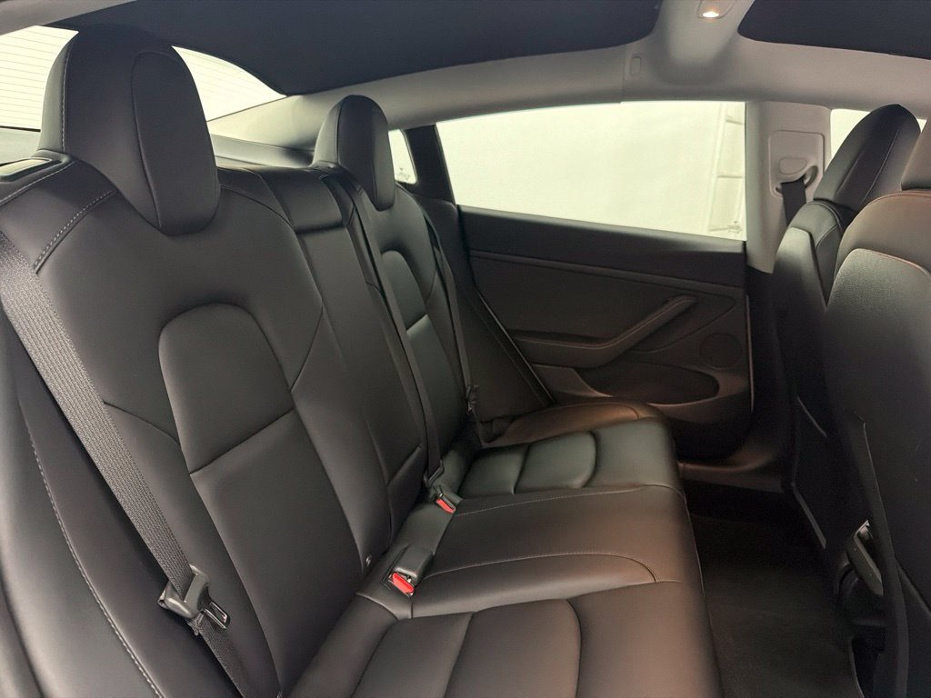 Used 2021 White Tesla Long Range image 27