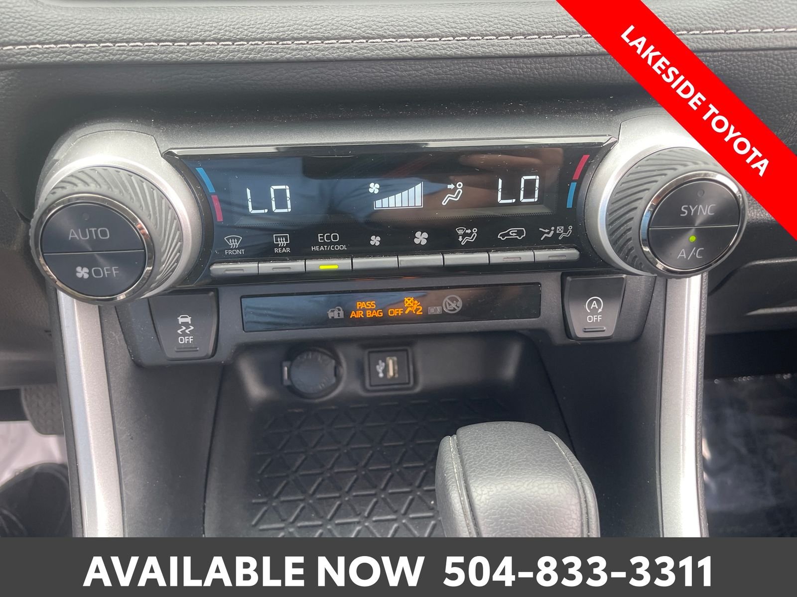 2024 Toyota RAV4 XLE - Photo 31