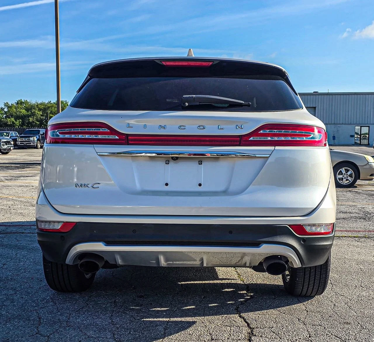 Used 2019 White Lincoln Standard image 4