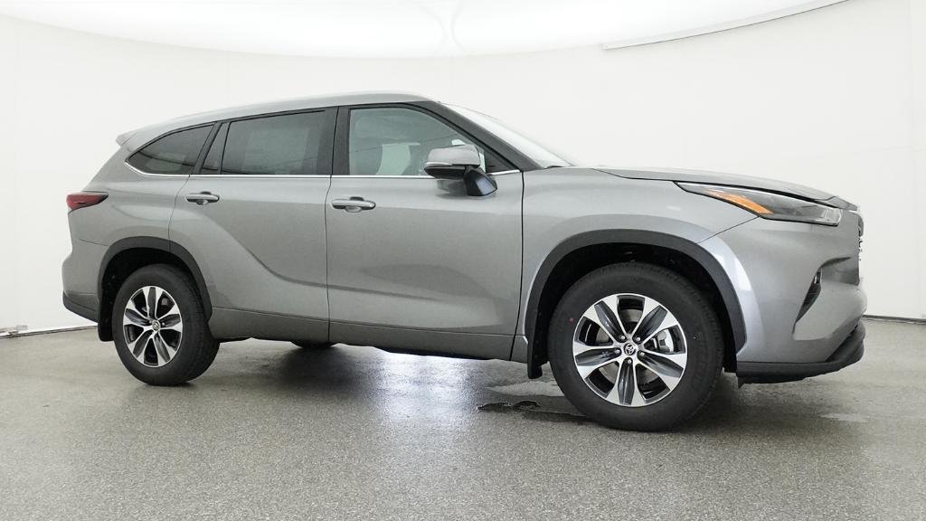 New 2026 Heavy Metal Toyota XLE image 25
