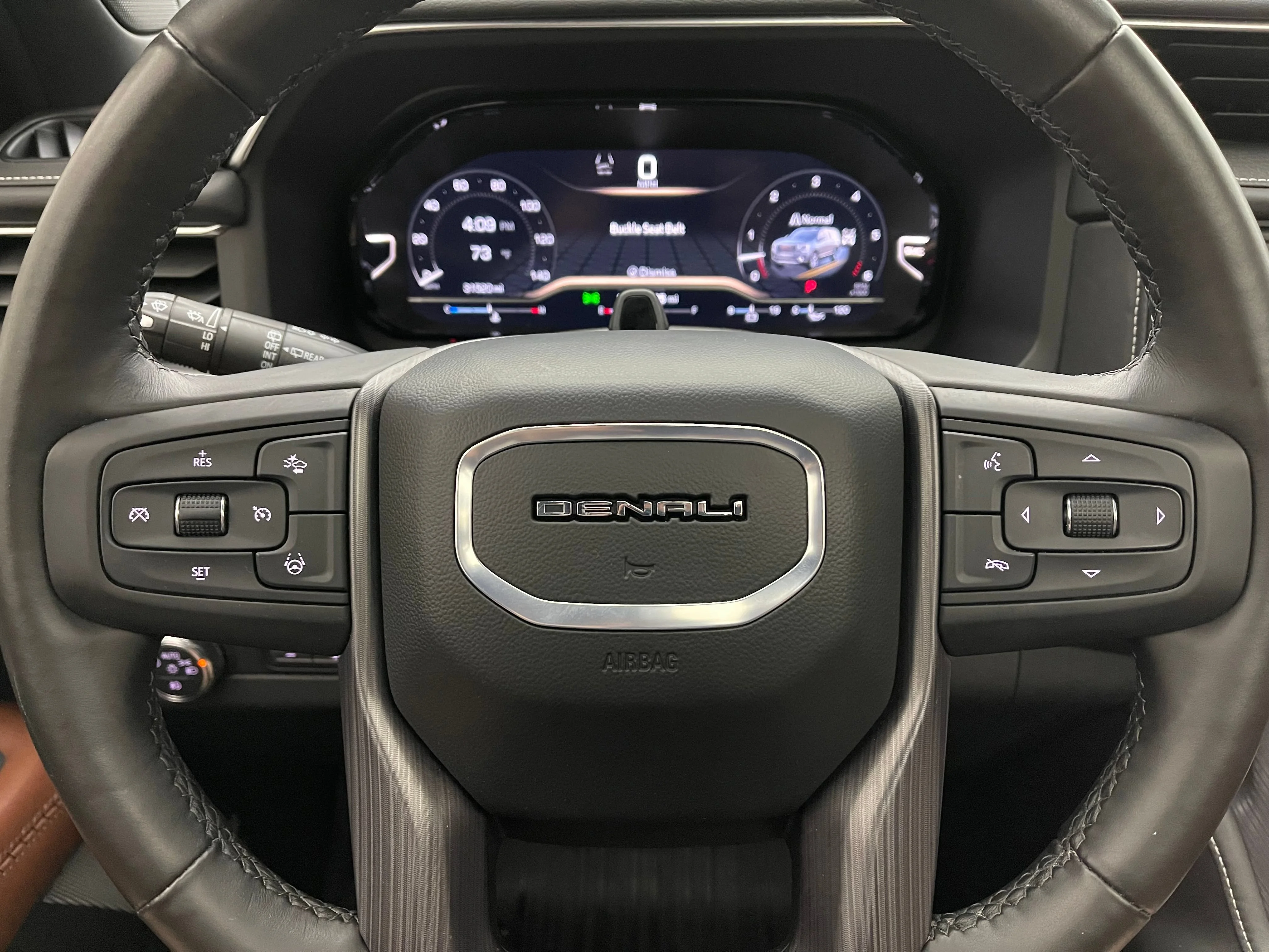 Used 2024 White Frost Tricoat GMC Denali Ultimate image 26