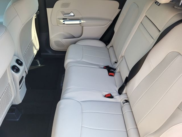 New 2026 Polar White Mercedes-Benz GLB 250 image 11