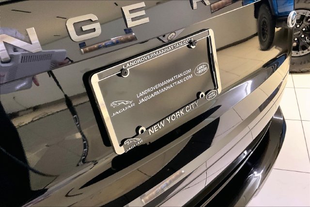 Used 2023 Santorini Black Metallic Land Rover Autobiography image 27