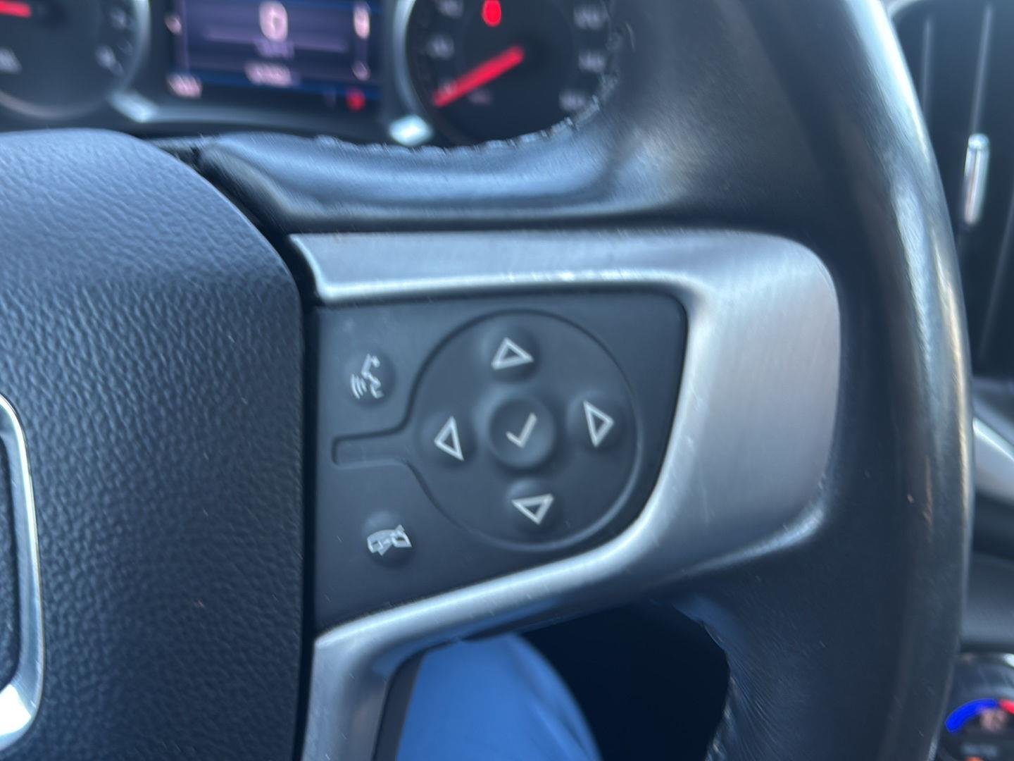 Used 2020 Smokey Quartz Metallic GMC SLE image 13