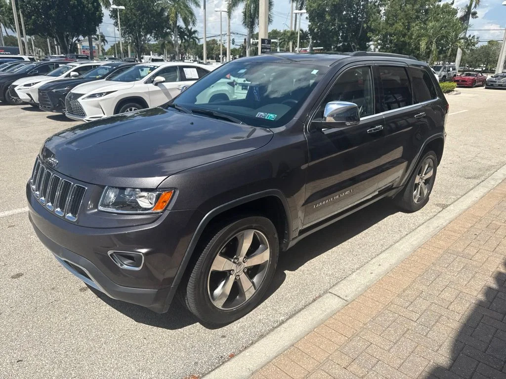 Used 2016 Gray Jeep Limited image 2