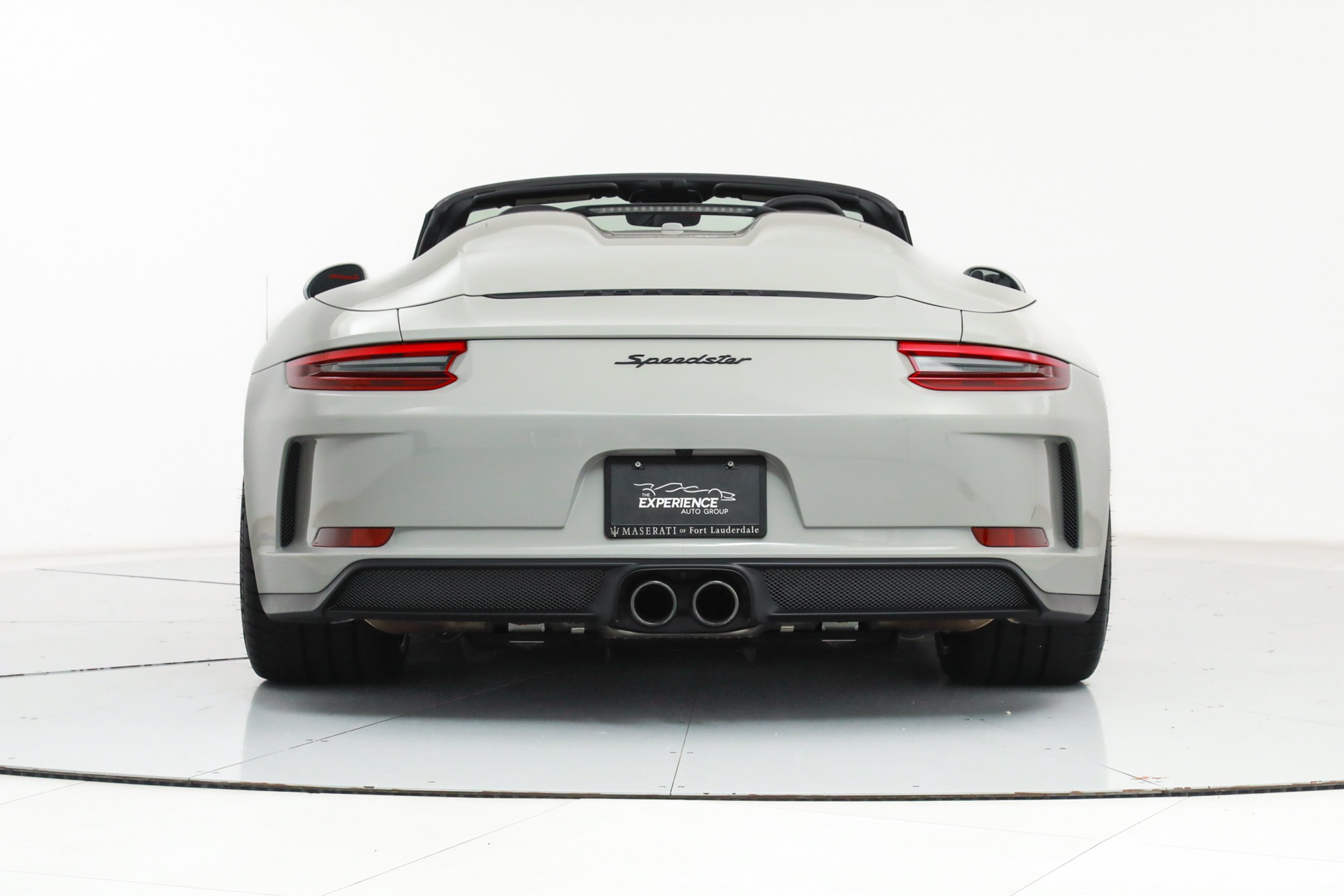 Used 2019 Chalk Porsche Speedster image 5
