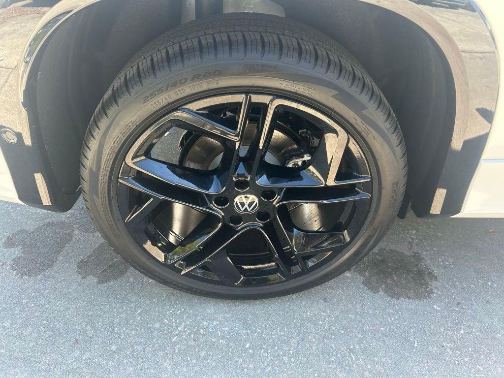 New 2026 White/off-white Volkswagen SE R-Line Black image 26