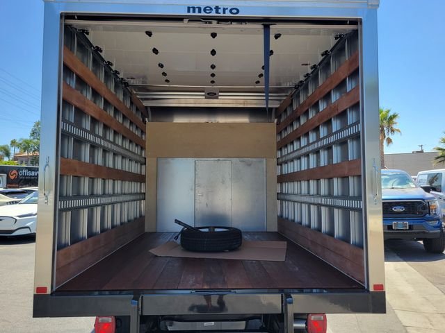 New 2026 Oxford White Ford E-350 SRW image 14