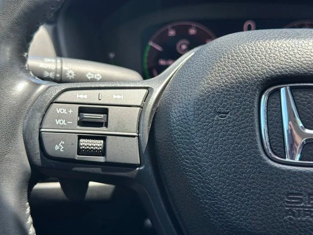 Used 2024  Honda EX-L image 25