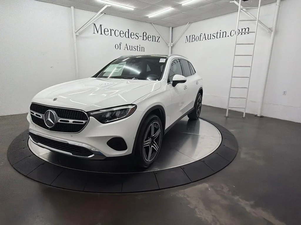 New 2027 White Mercedes-Benz GLC 300 image 3