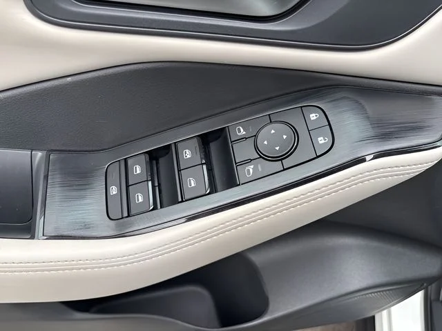 Used 2023 White Nissan SV image 10