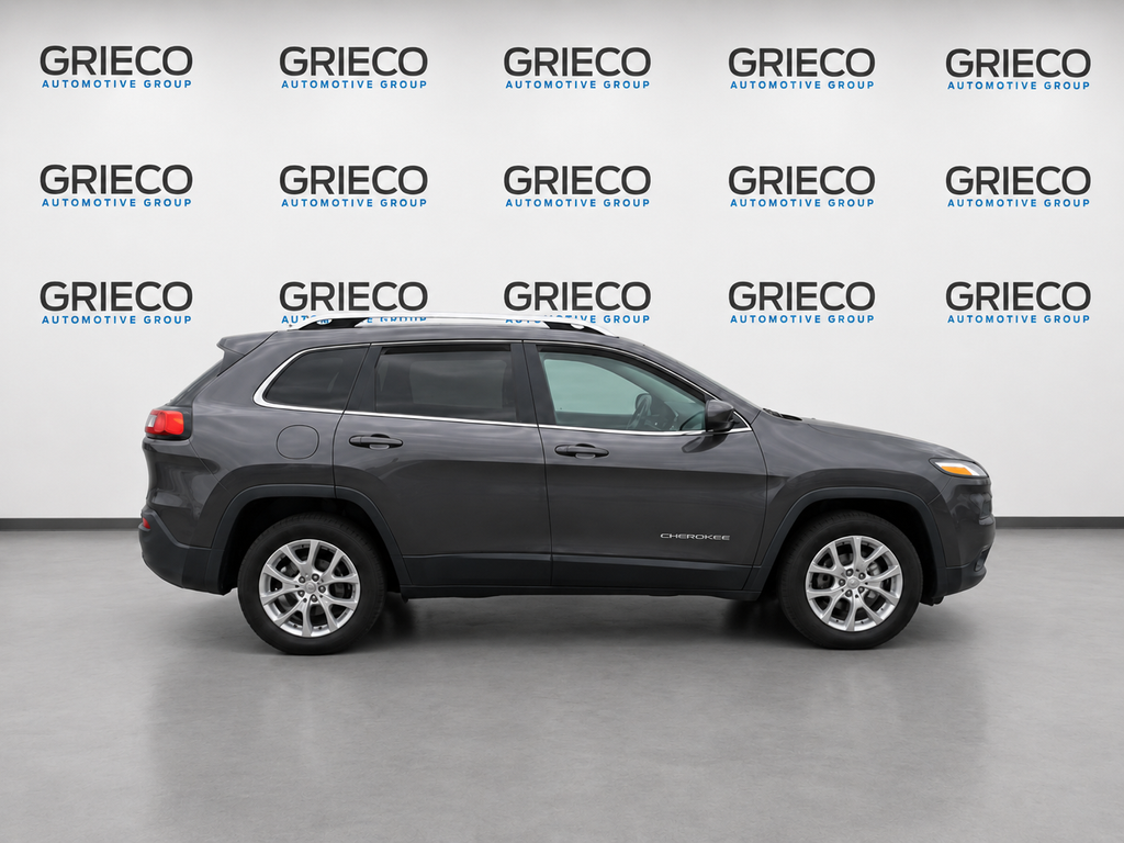 Used 2015 Gray Jeep Latitude image 3