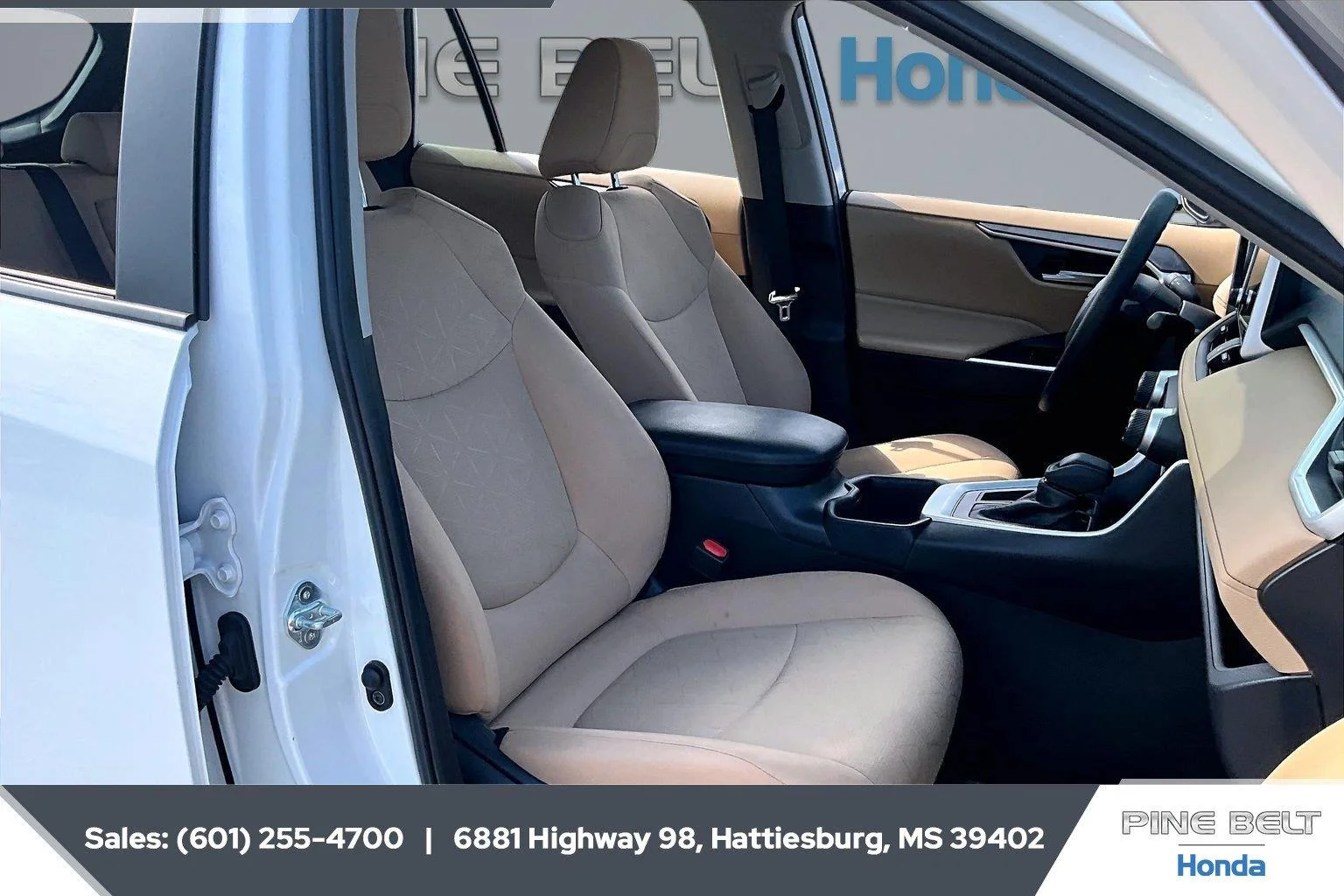 Used 2025 Ice Cap Toyota XLE image 6
