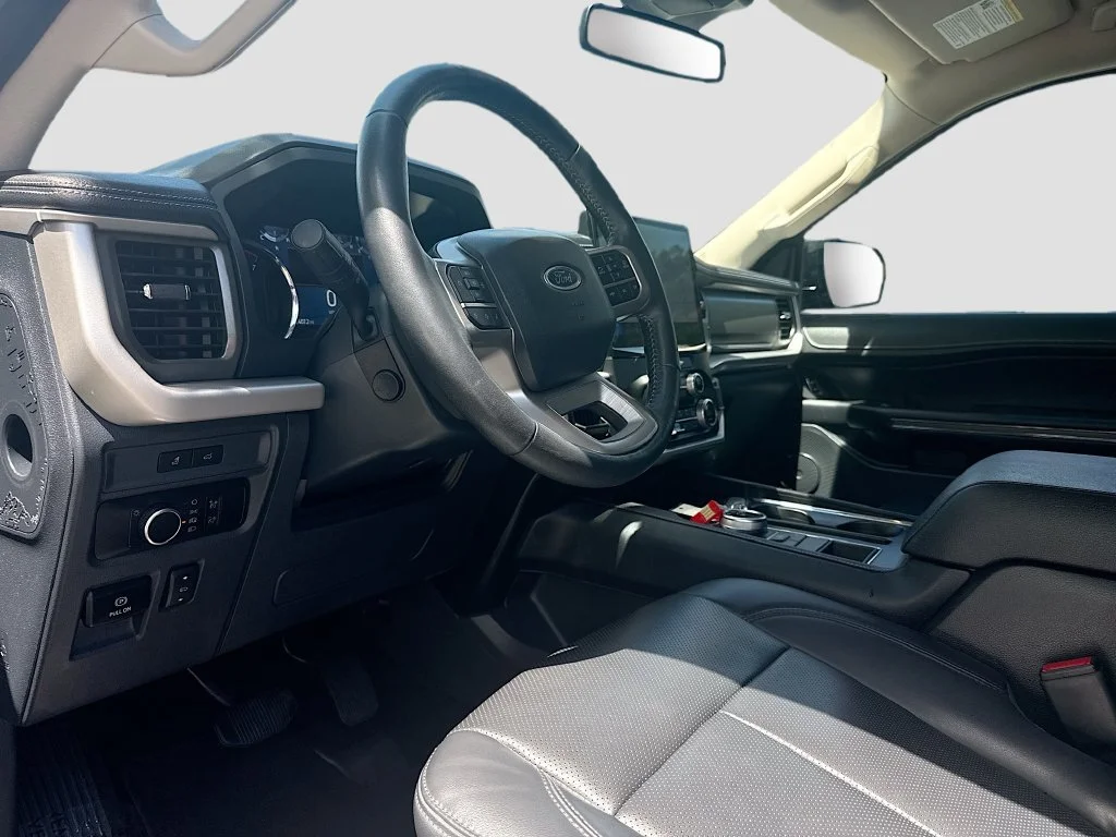 Used 2023 Black Ford XLT image 10