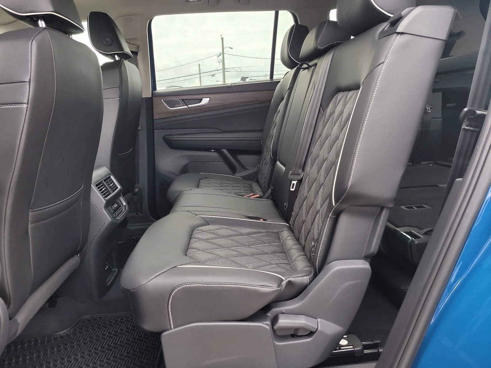 2026 Volkswagen Atlas SEL Premium R-Line - Photo 12
