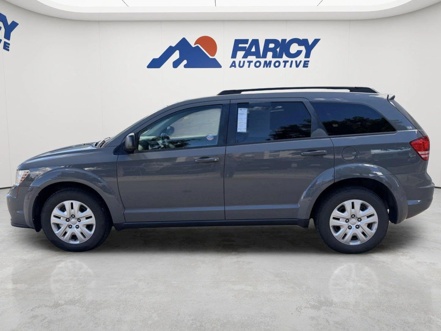 Used 2020 Destroyer Gray Clearcoat Dodge SE Value image 2