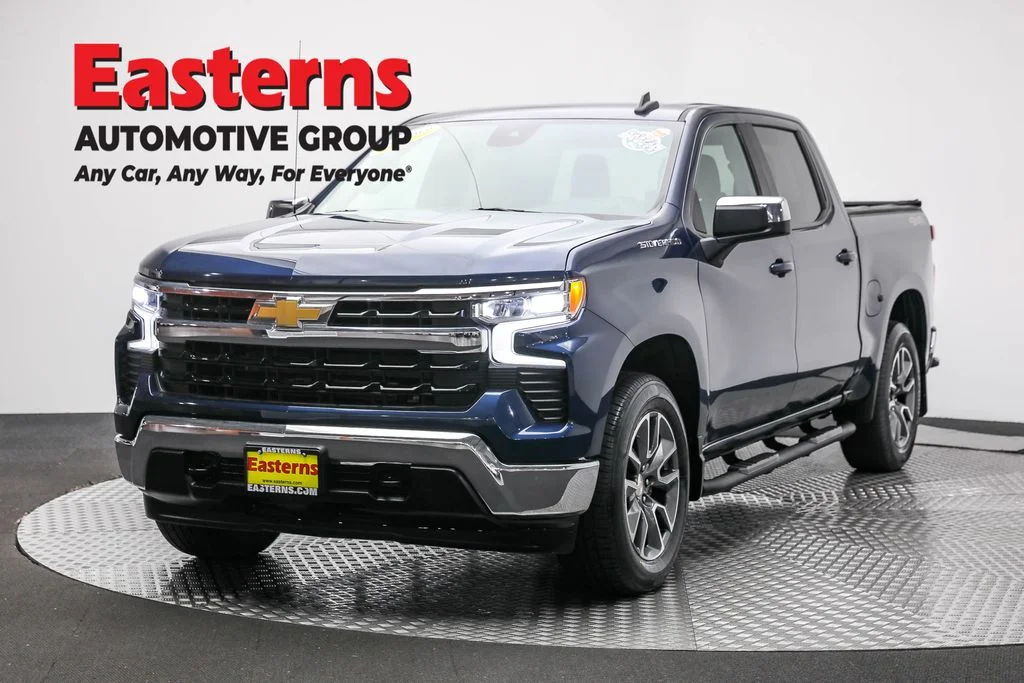 Used 2022 Blue Chevrolet LT image 1