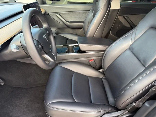 Used 2020 Solid Black Tesla Long Range image 8
