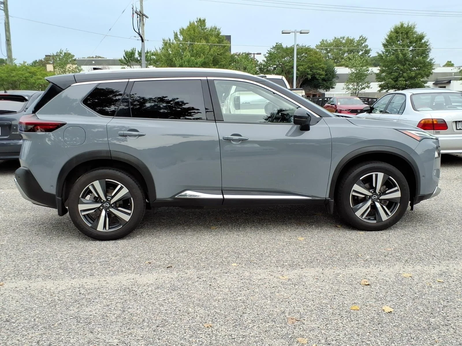 Used 2022 Boulder Gray Pearl/Super Black Nissan Platinum image 7