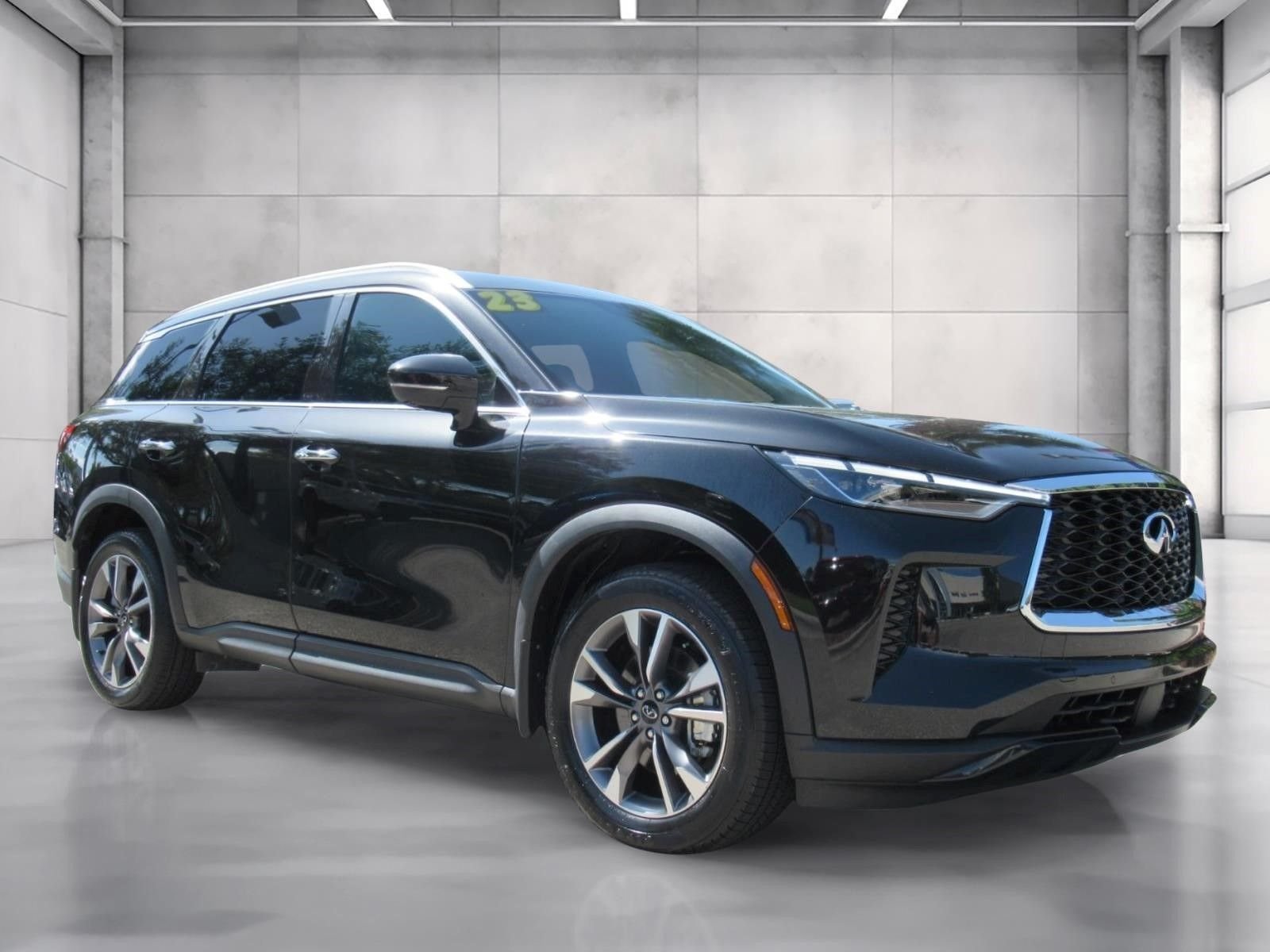 Used 2023 Black INFINITI LUXE image 1