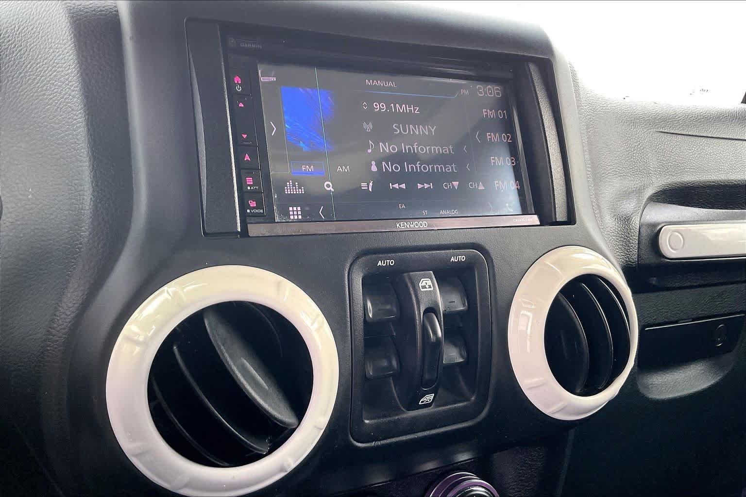 Used 2018 Xtreme Purple Pearlcoat Jeep Sport S image 31
