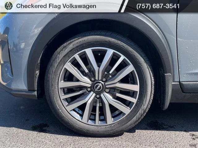 Used 2024 Boulder Gray Pearl Nissan SV image 5