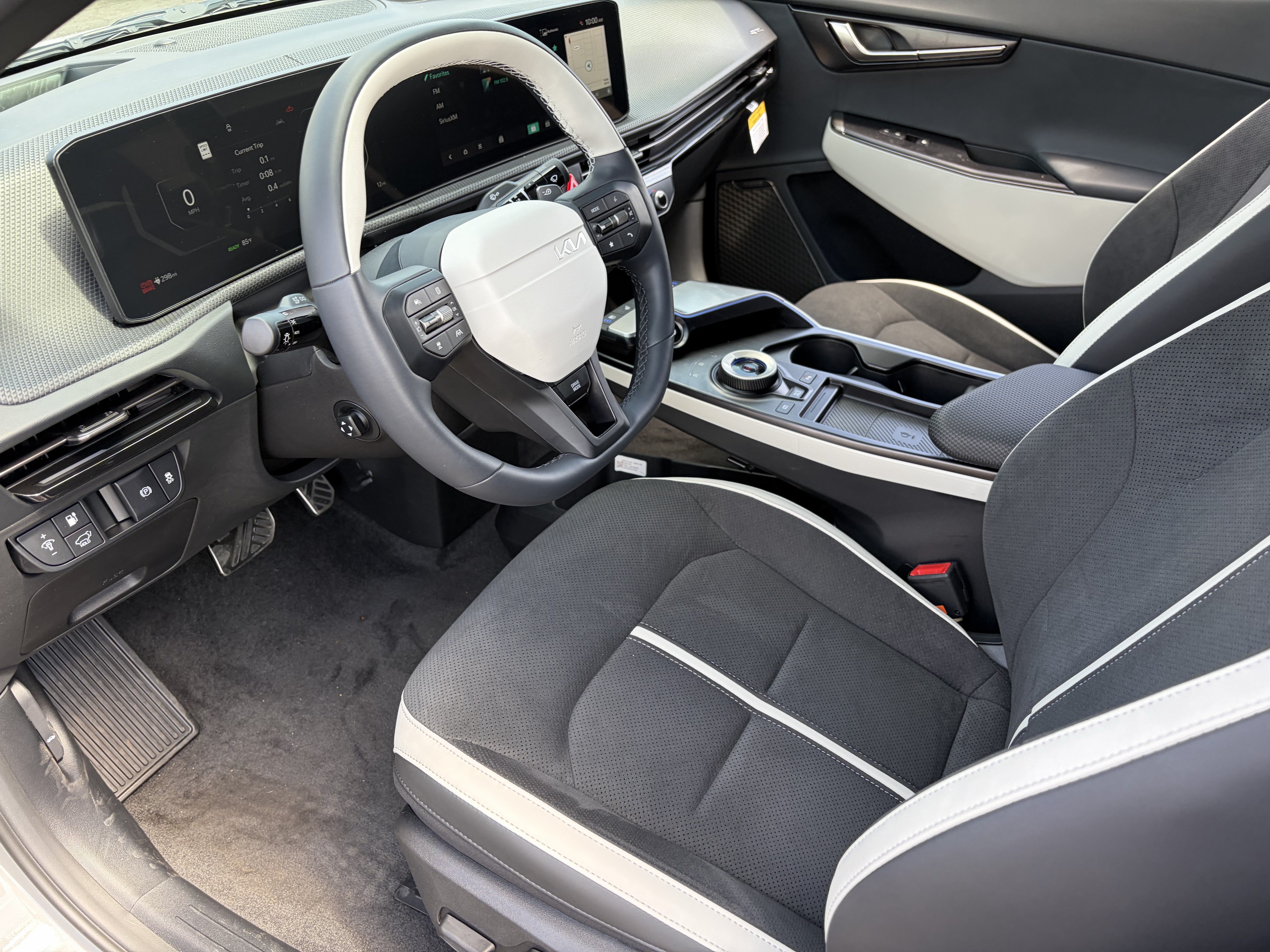 New 2026 Wolf Gray Kia GT-LINE image 16