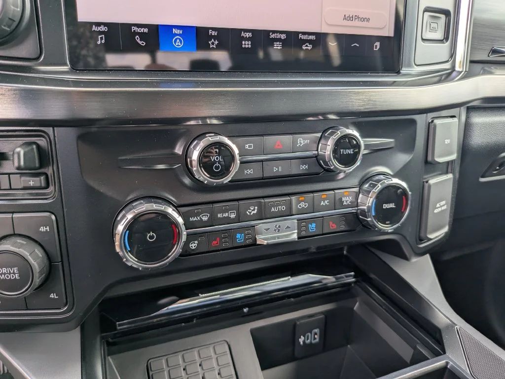 New 2026 Star White Metallic Tri-Coat Ford F-250® Lariat® image 25