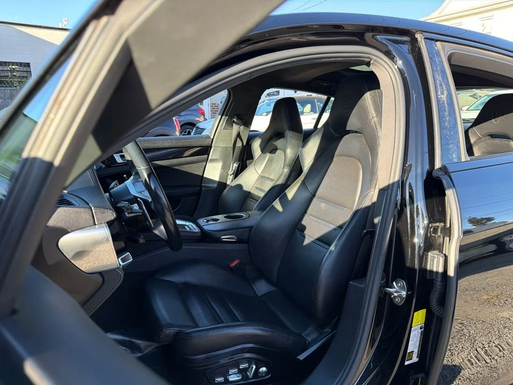 Used 2018 Black Porsche Base image 28