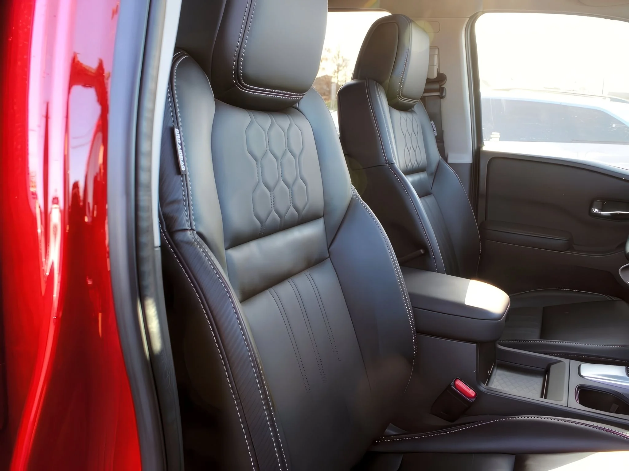 2024 Nissan Frontier SL - Photo 25