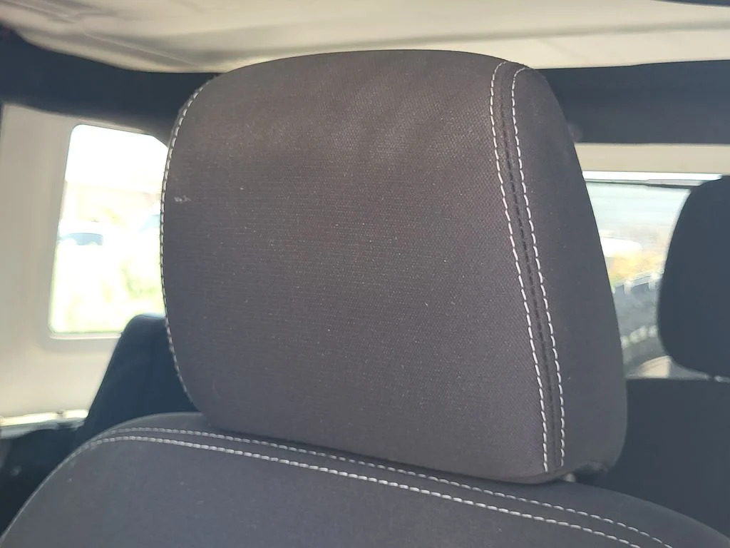 Used 2017 Bright White Clearcoat Jeep Unlimited Rubicon image 13