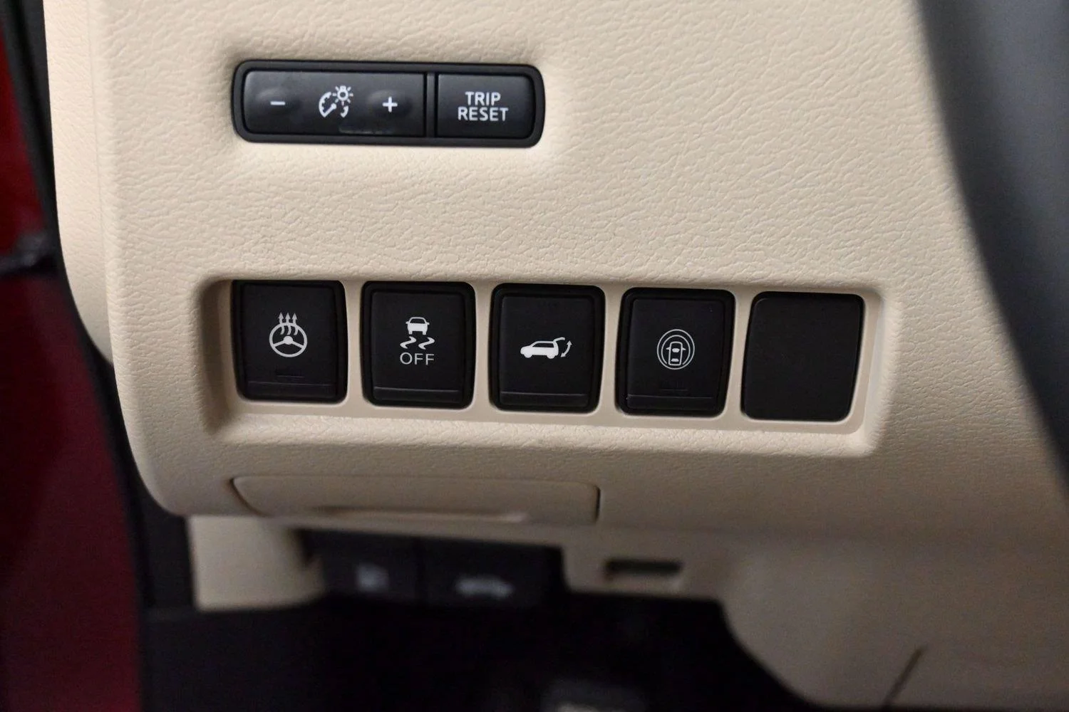 Used 2023 Scarlet Ember Tintcoat Nissan Platinum image 28