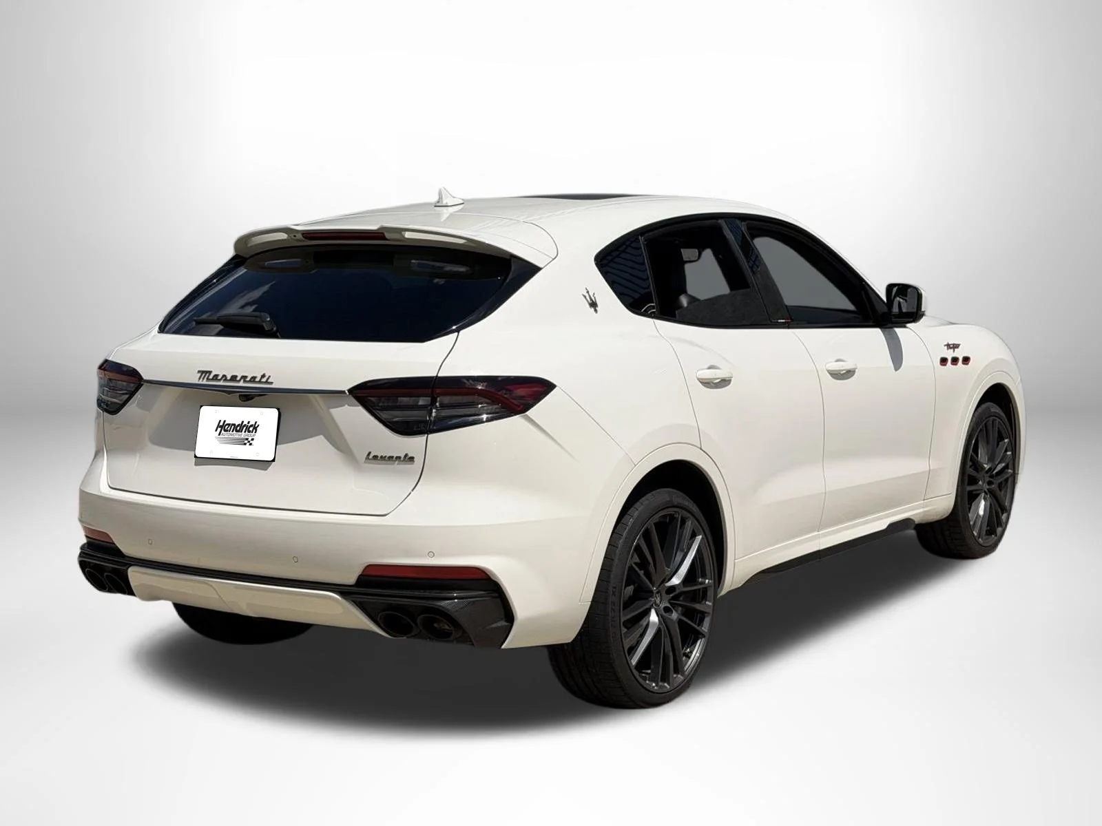 Used 2022 Bianco Maserati Trofeo image 8