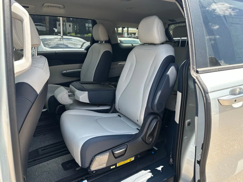 New 2026 White Kia EX image 21
