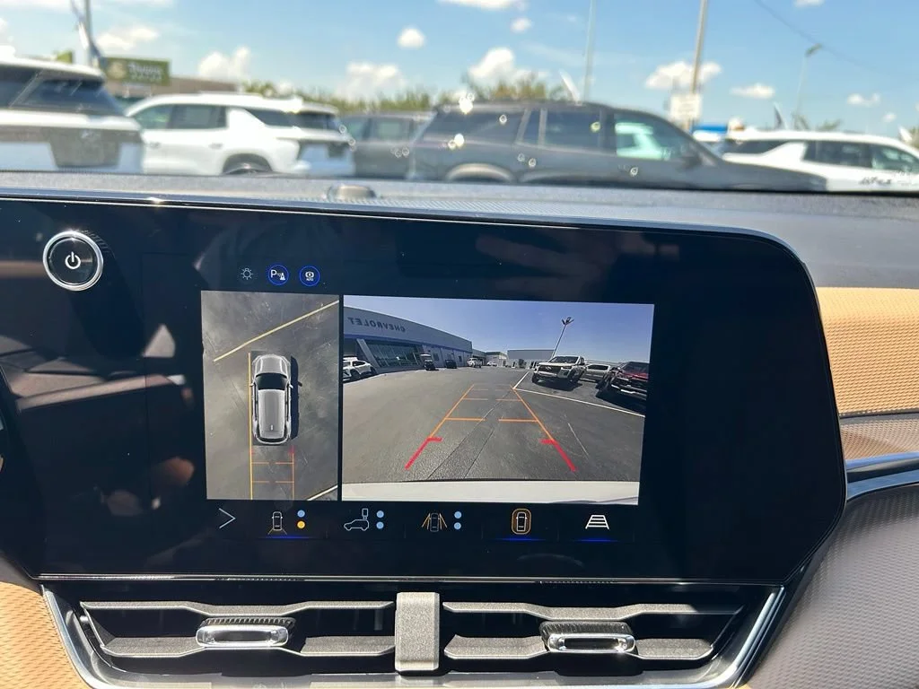 New 2027 Polar White Tricoat Chevrolet ACTIV image 23