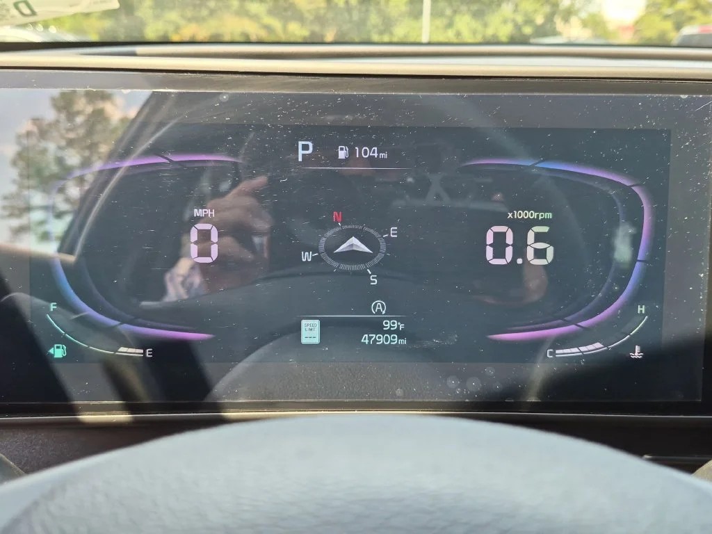 Used 2025 White Kia X-Line image 21